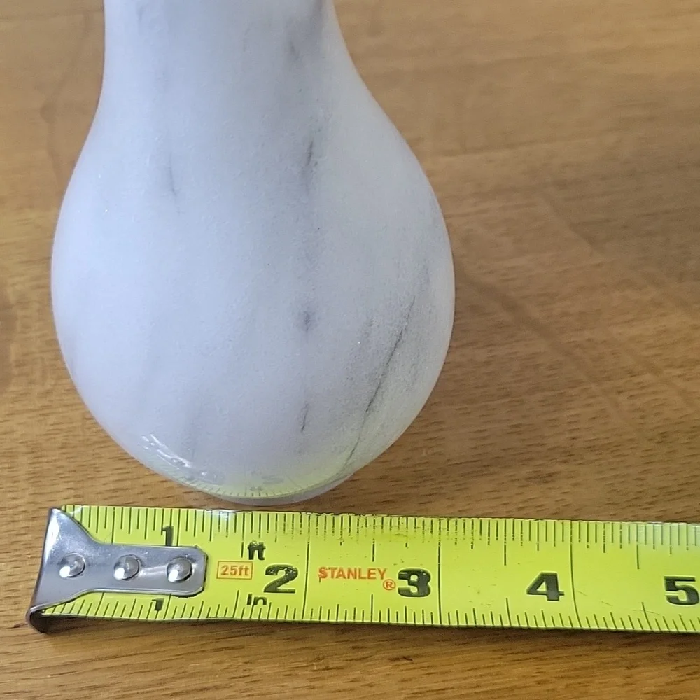 Pair of vintage Fine Marble Carved Polished Stone Bud vases - Picture 6 of 9
